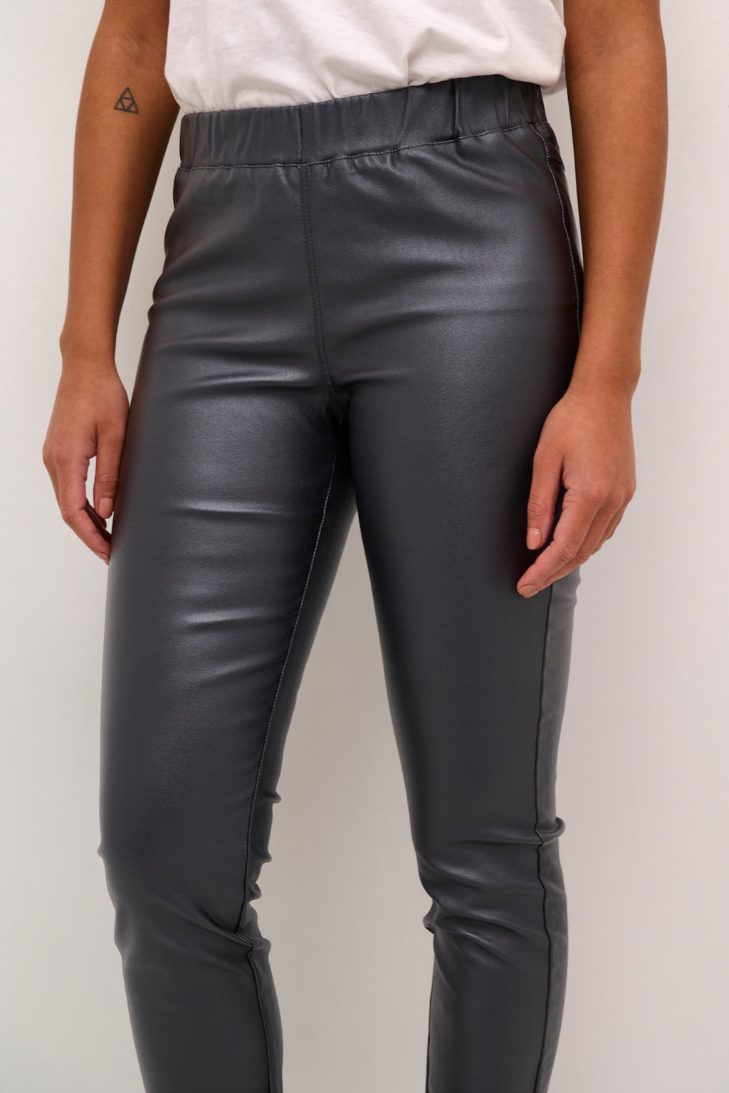 KAFFE Ada Leggings Coated Oyster Sort