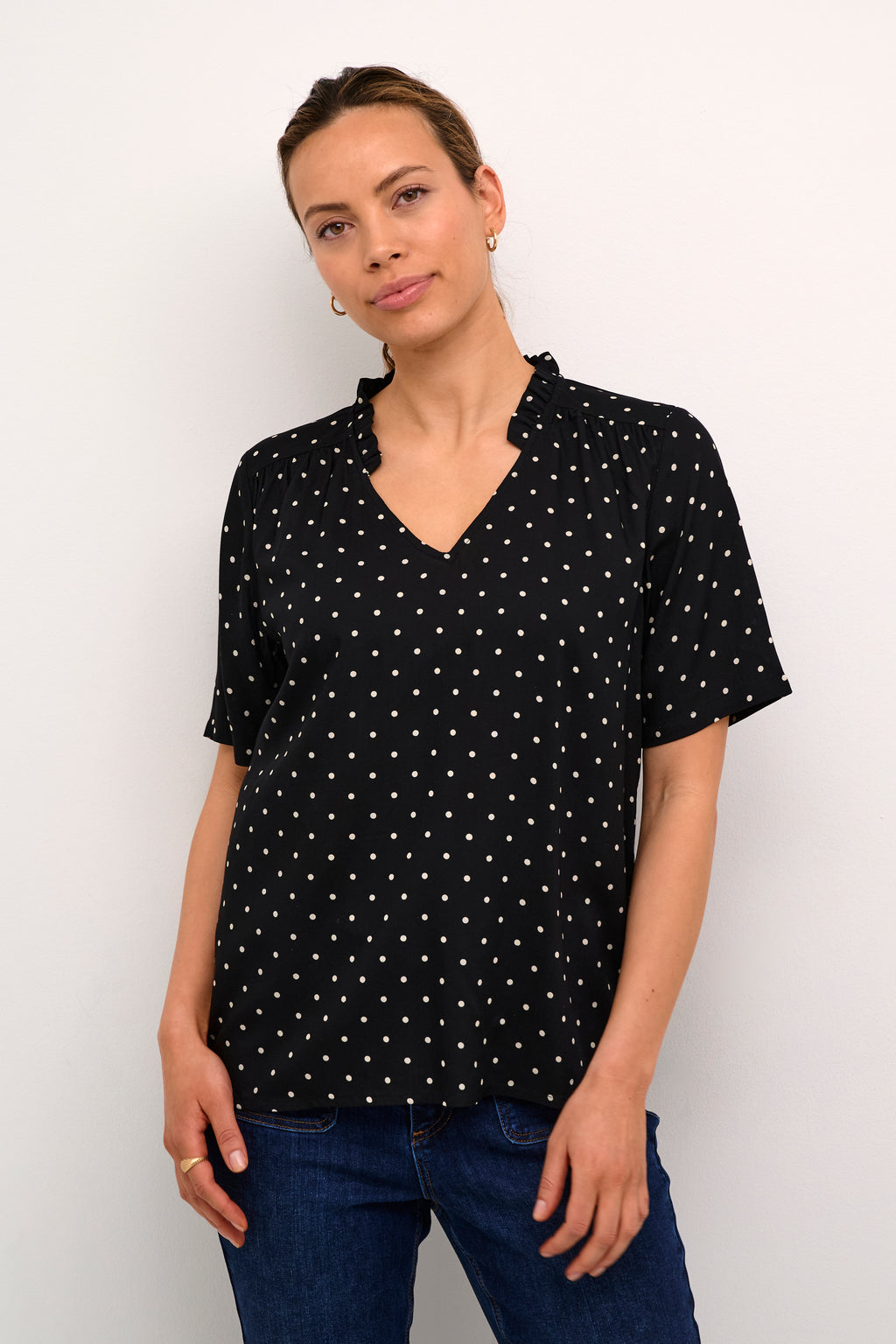 KAFFE Tina Bluse Prikker Sort Hvid