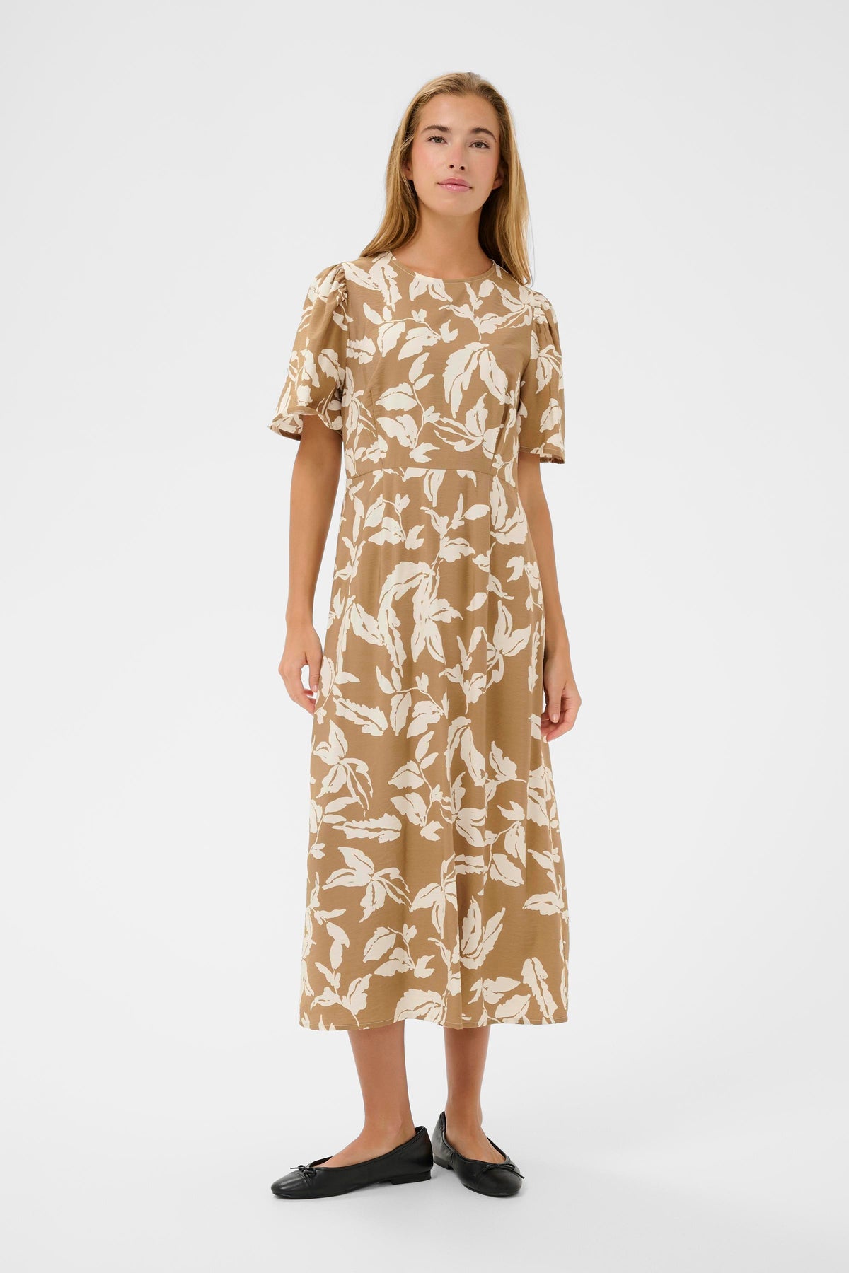 KAFFE Marlo Kjole Oak Chalk Leafs Hvid Brun
