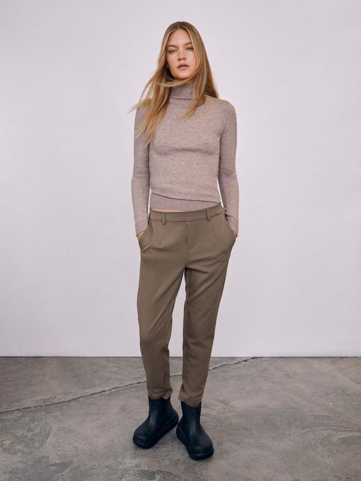 OBJECT LISA Slim Buks Morel Brun