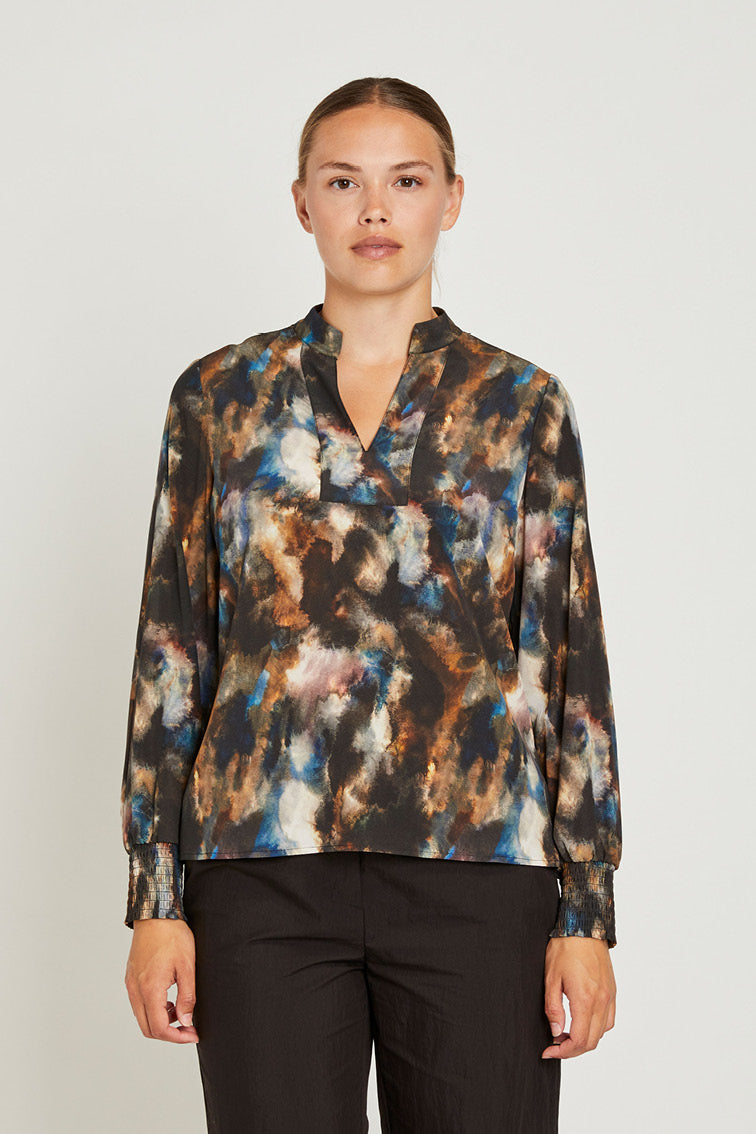 PBO Mindra Bluse Dark Abstract